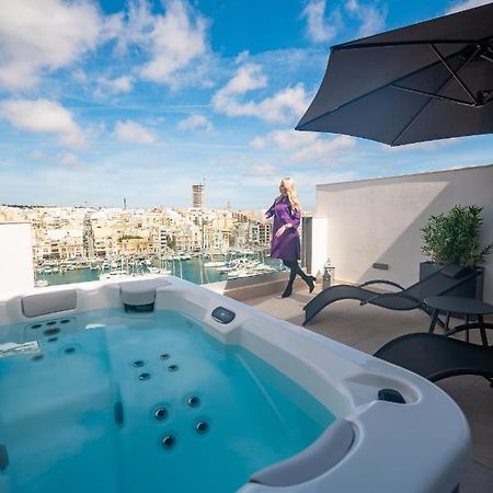 Pietà The Address Seafront Suites With Hot Tub מראה חיצוני תמונה