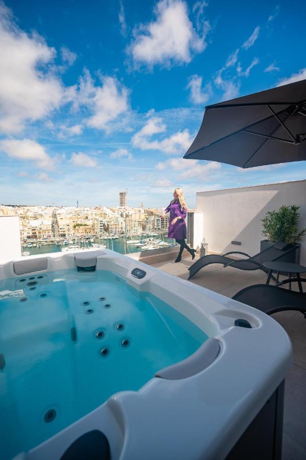 Pietà The Address Seafront Suites With Hot Tub מראה חיצוני תמונה