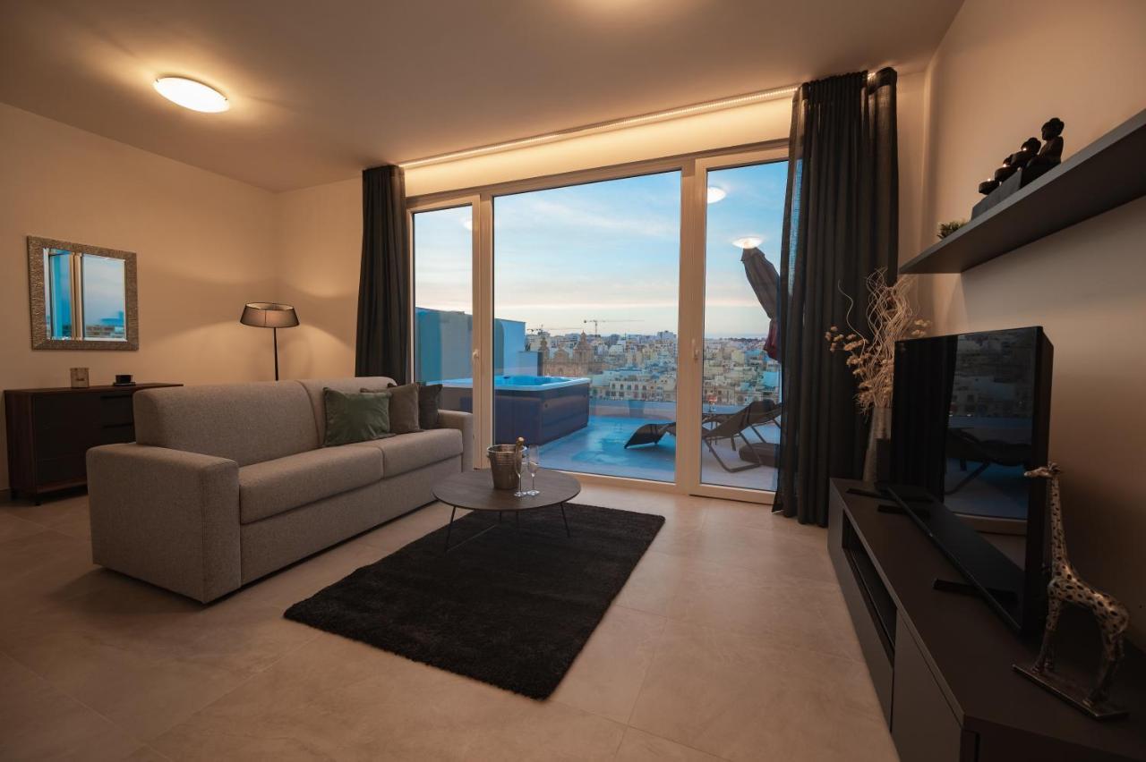 Pietà The Address Seafront Suites With Hot Tub מראה חיצוני תמונה