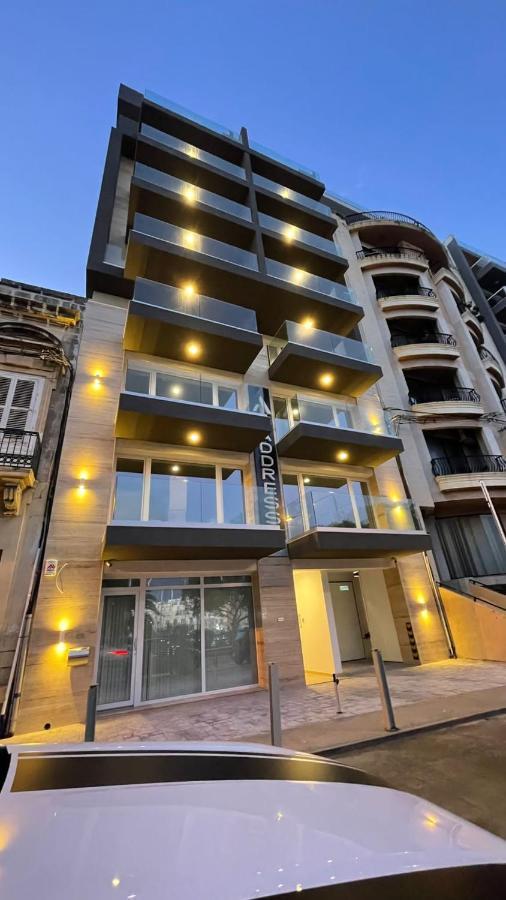 Pietà The Address Seafront Suites With Hot Tub מראה חיצוני תמונה