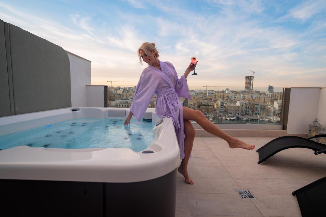 Pietà The Address Seafront Suites With Hot Tub מראה חיצוני תמונה