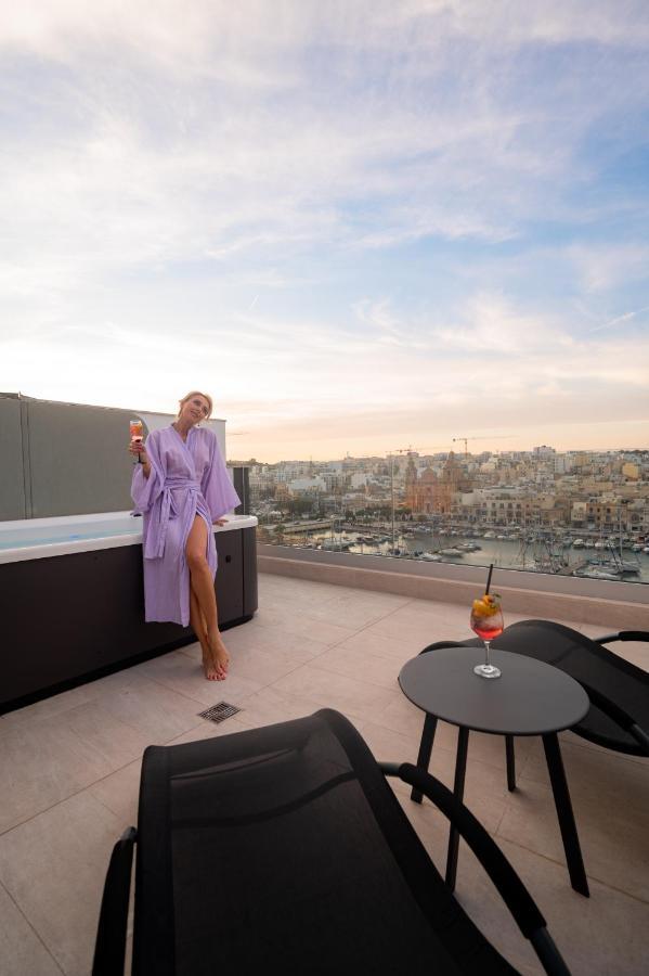 Pietà The Address Seafront Suites With Hot Tub מראה חיצוני תמונה