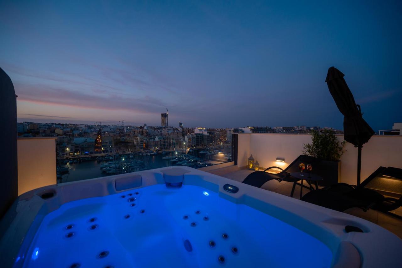 Pietà The Address Seafront Suites With Hot Tub מראה חיצוני תמונה