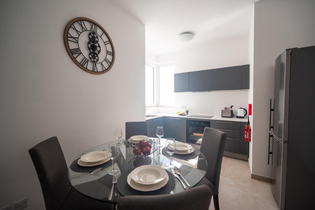 Pietà The Address Seafront Suites With Hot Tub מראה חיצוני תמונה