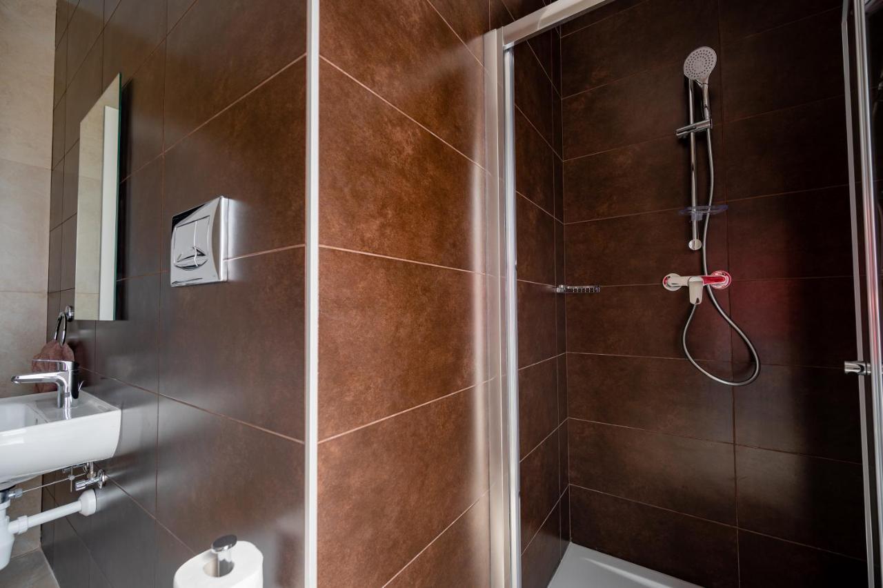 Pietà The Address Seafront Suites With Hot Tub מראה חיצוני תמונה